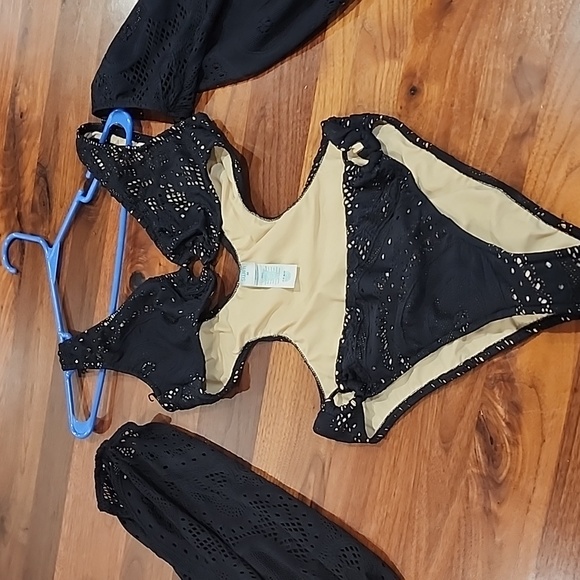 Sports Illustrated detachable sleeve one piece/monokini from Venus size M - Picture 7 of 9